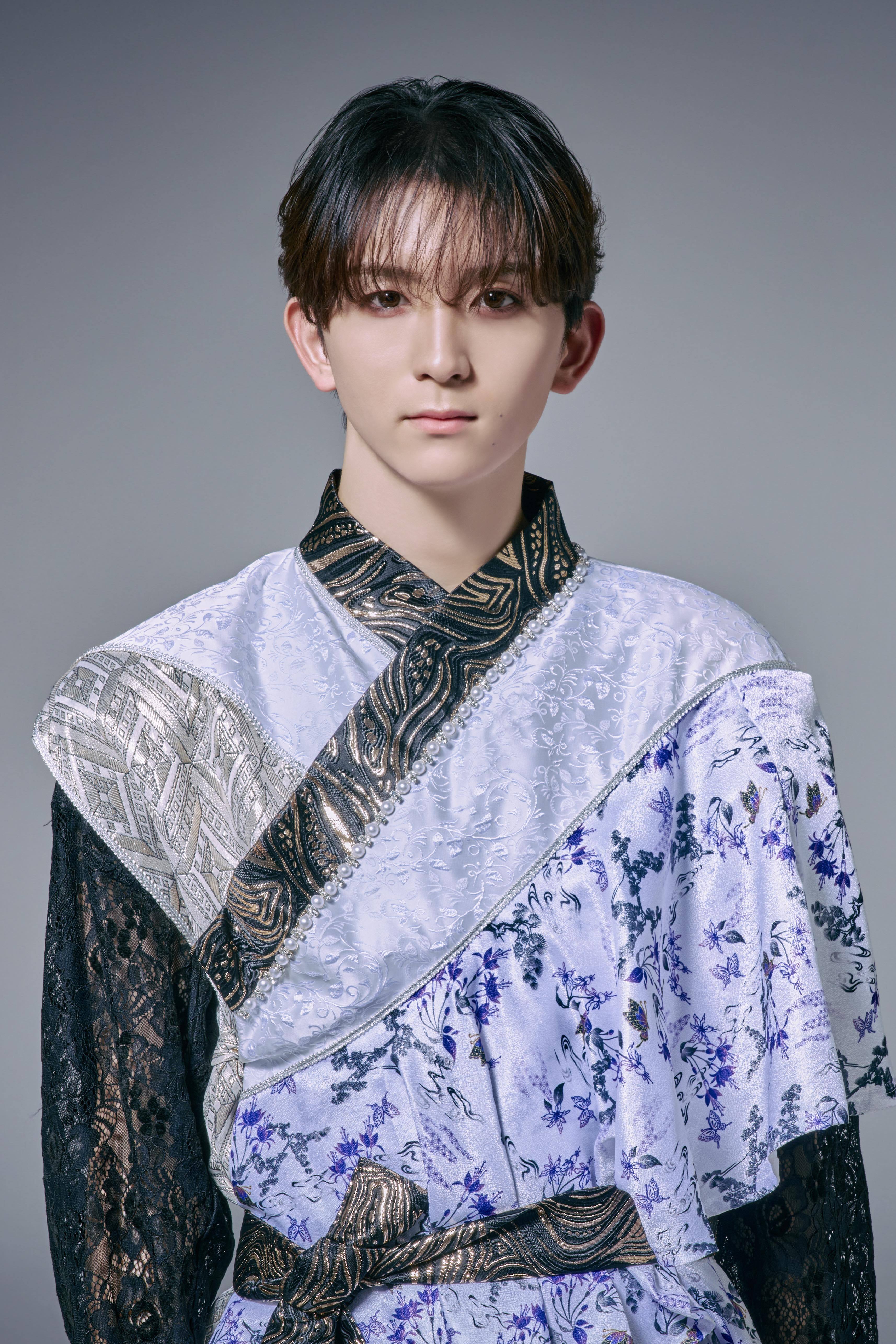 PROFILE | Lienel OFFICIAL WEBSITE