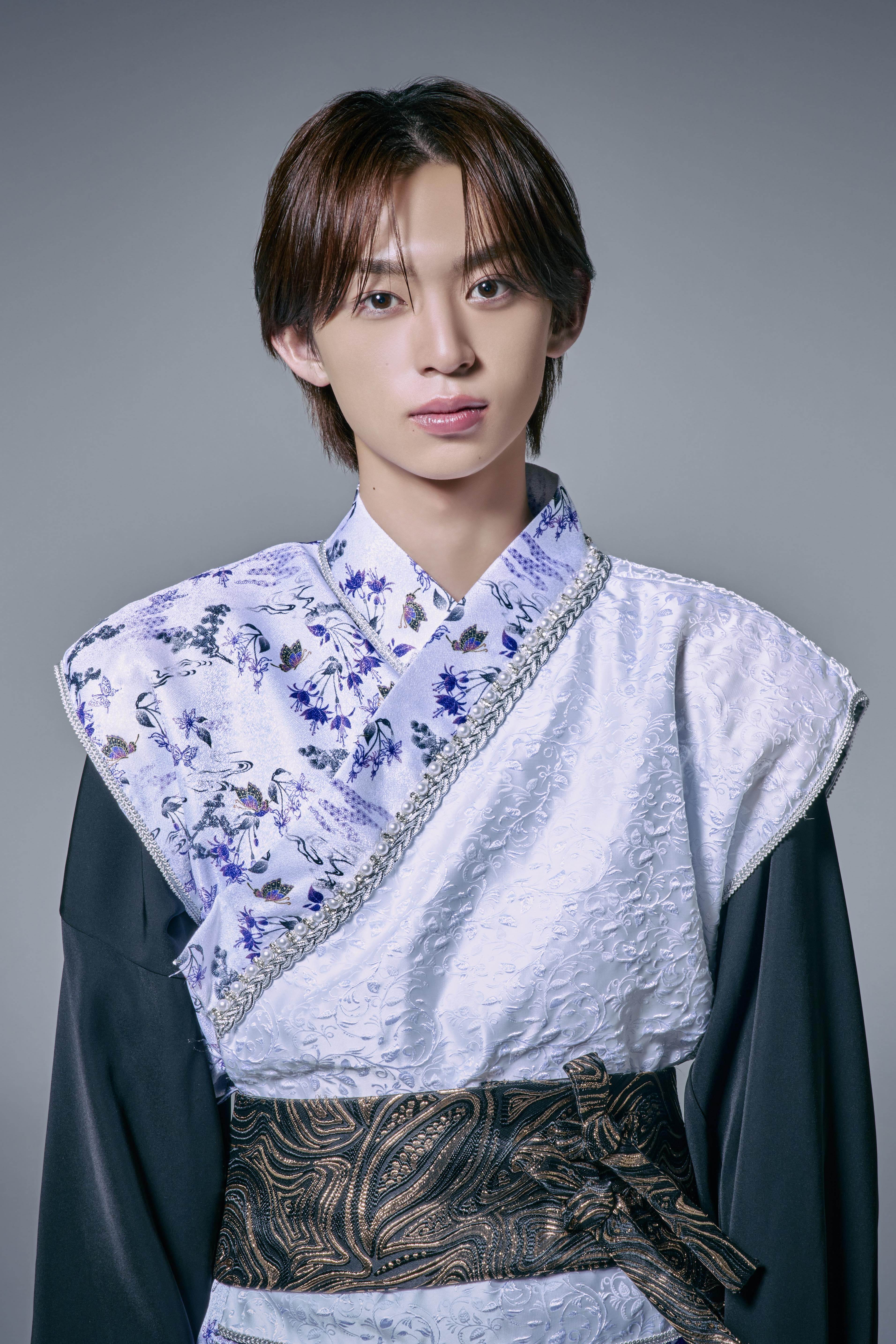 PROFILE | Lienel OFFICIAL WEBSITE